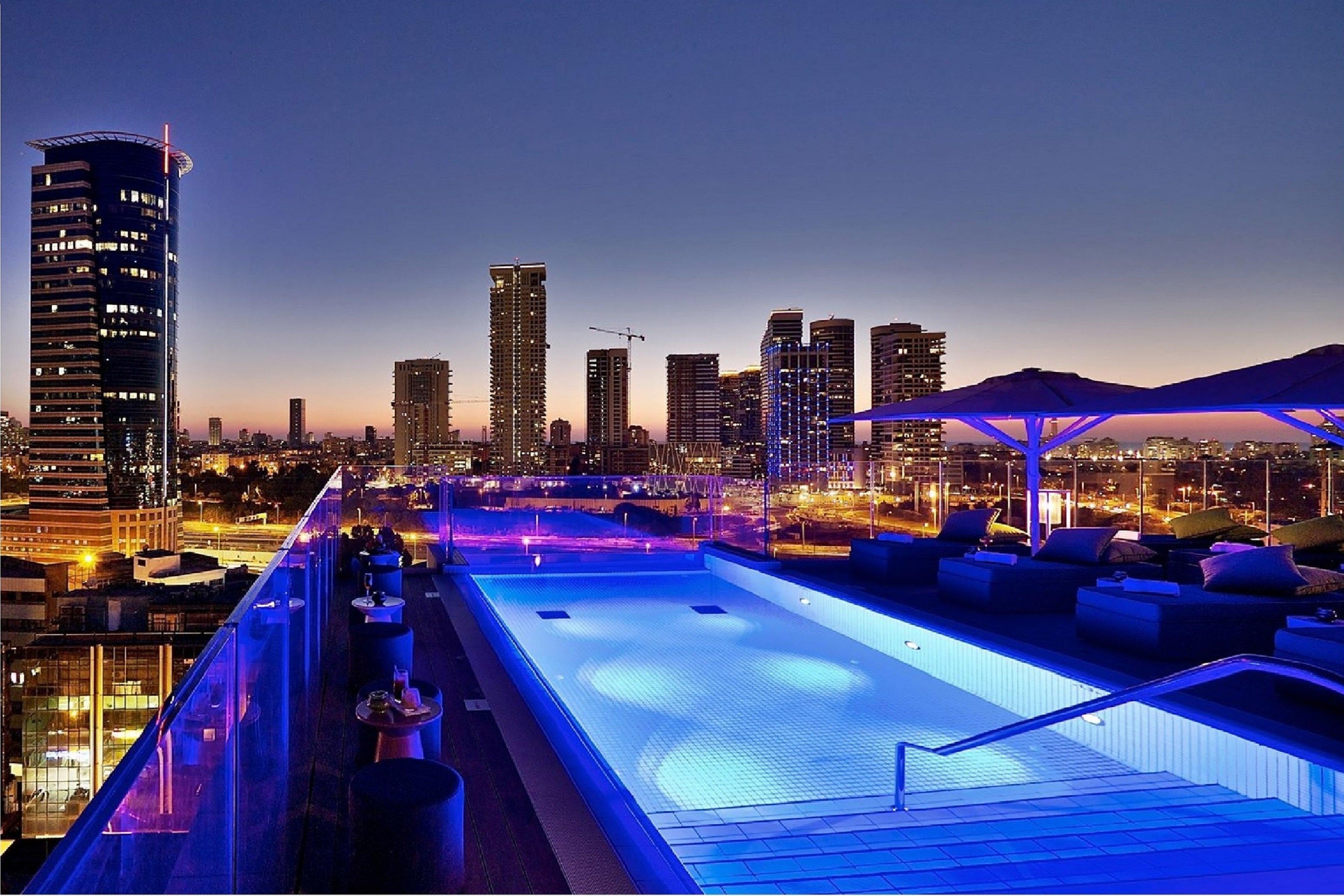 Hotel Indigo Tel Aviv - Diamond District By Ihg Giv'atayim Екстер'єр фото View from the rooftop pool
